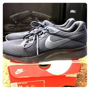 Men's Nike Tanjun Shoes in Midnight Blue